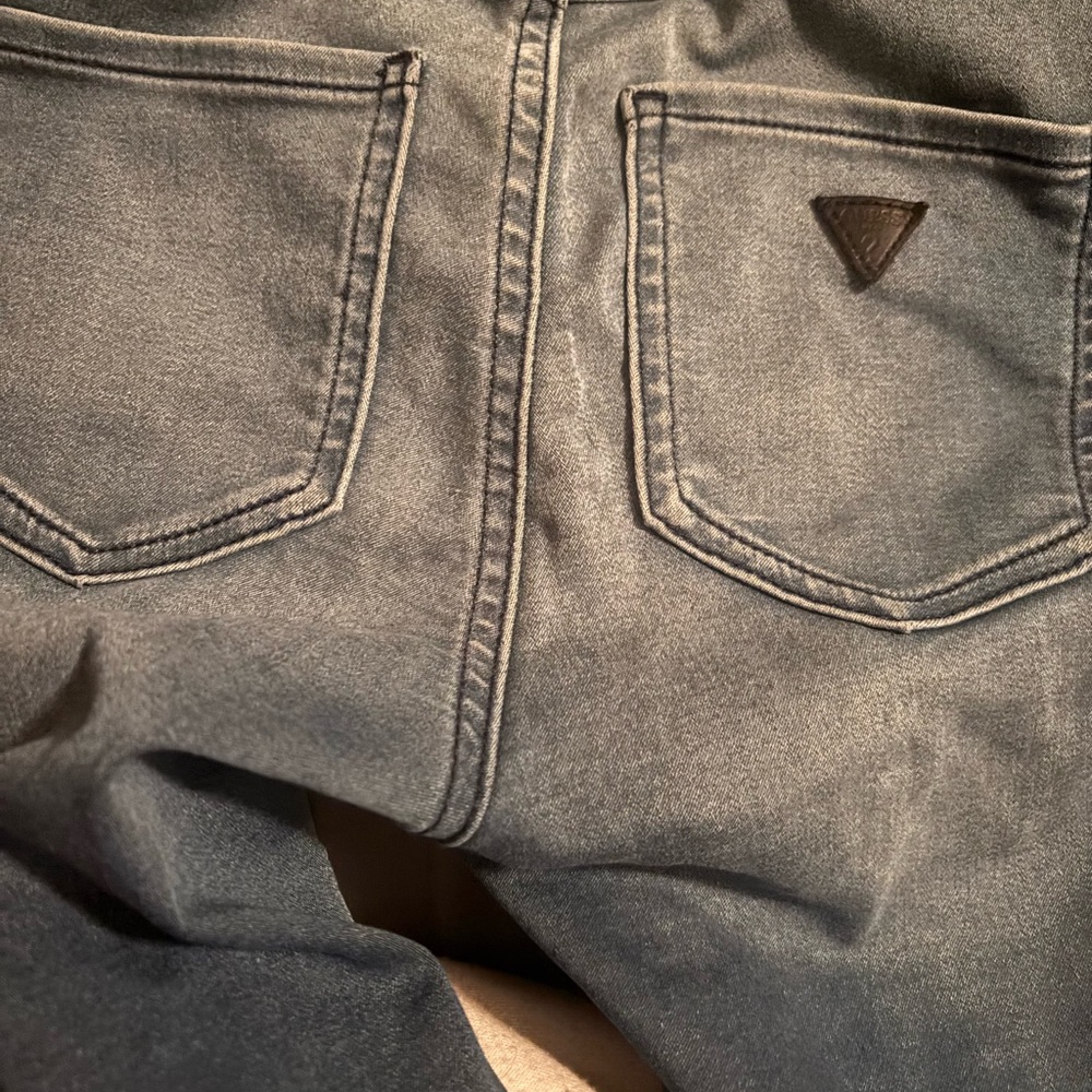 GUESS Skinny Jeans